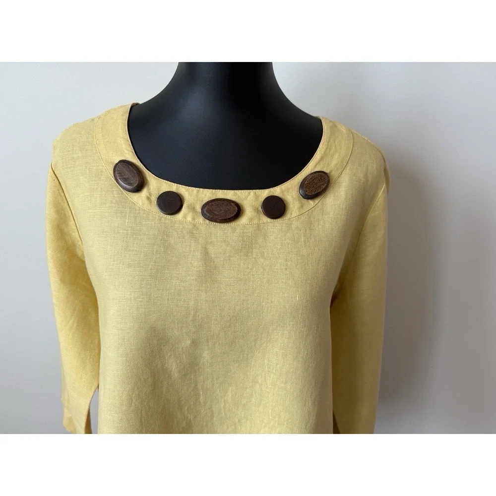 Hot Cotton Women's L Yellow Linen Blouse With Wooden Accents At Neckline NWOT - Picture 2 of 7